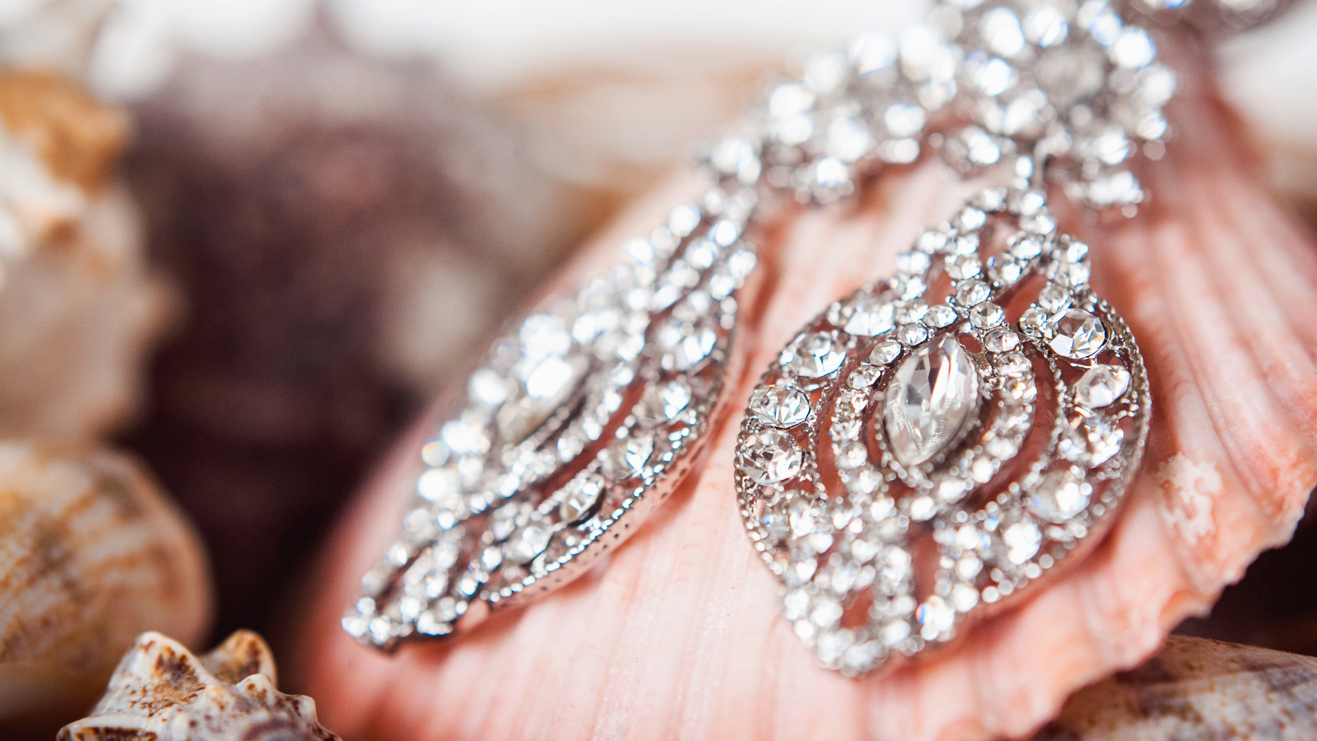 Exploring the World of Diamond Jewelry in the UAE  Elegant Emirates